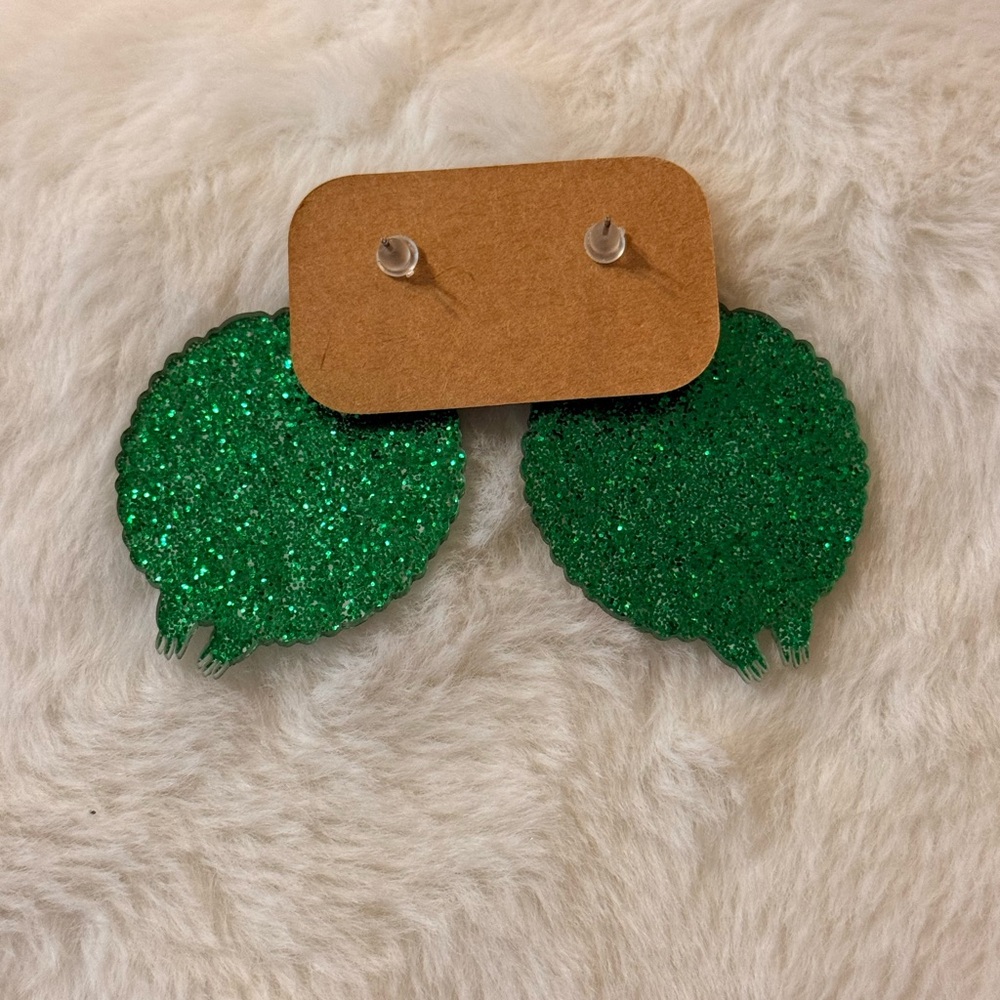 Festive Sloth Wreath Earrings - discounted for small scratch - Picture 4 of 4